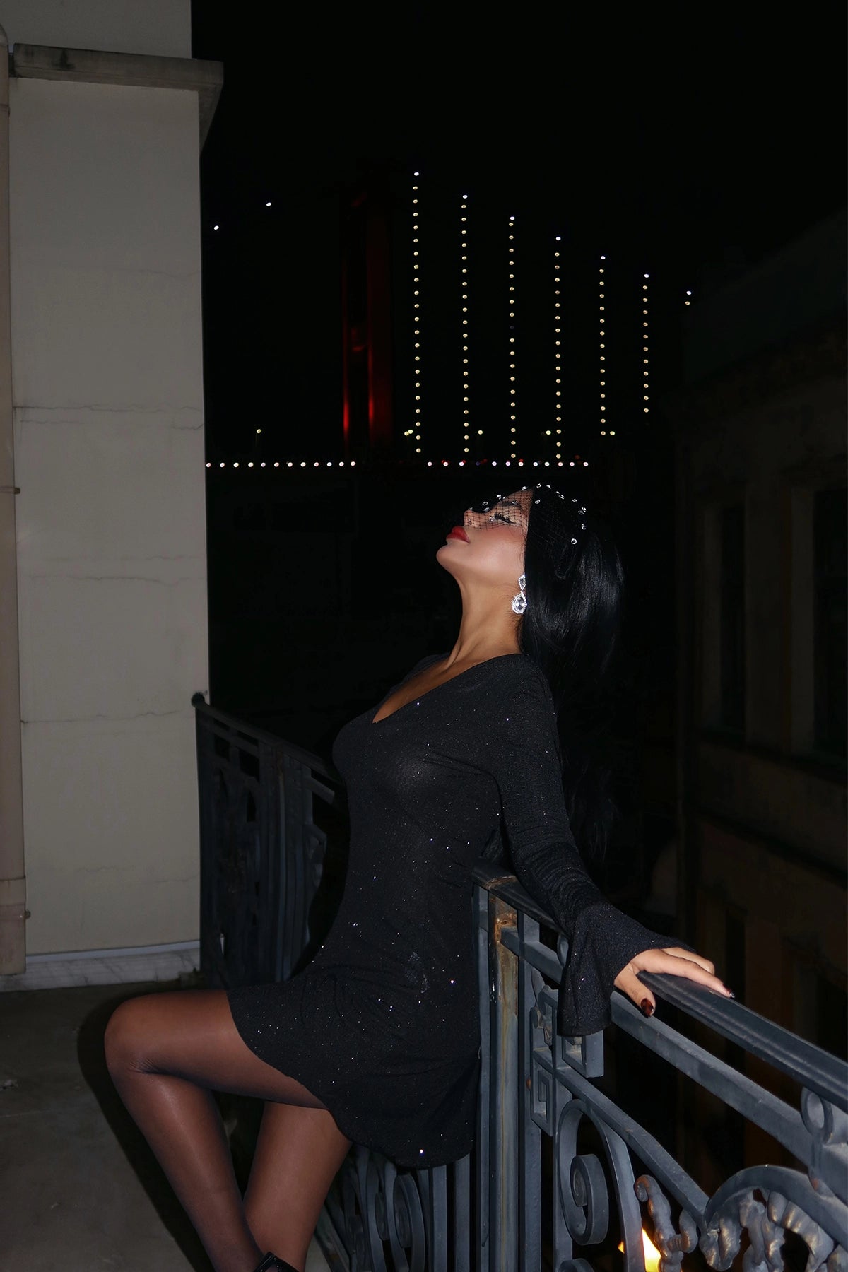 Svart glittrig miniklänning