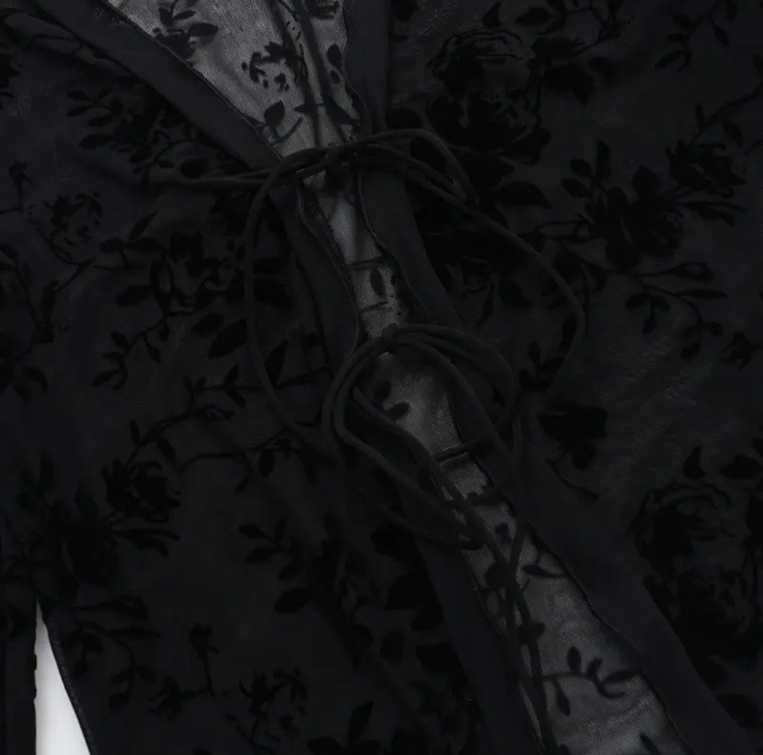 Chiffongblus med volangarmar