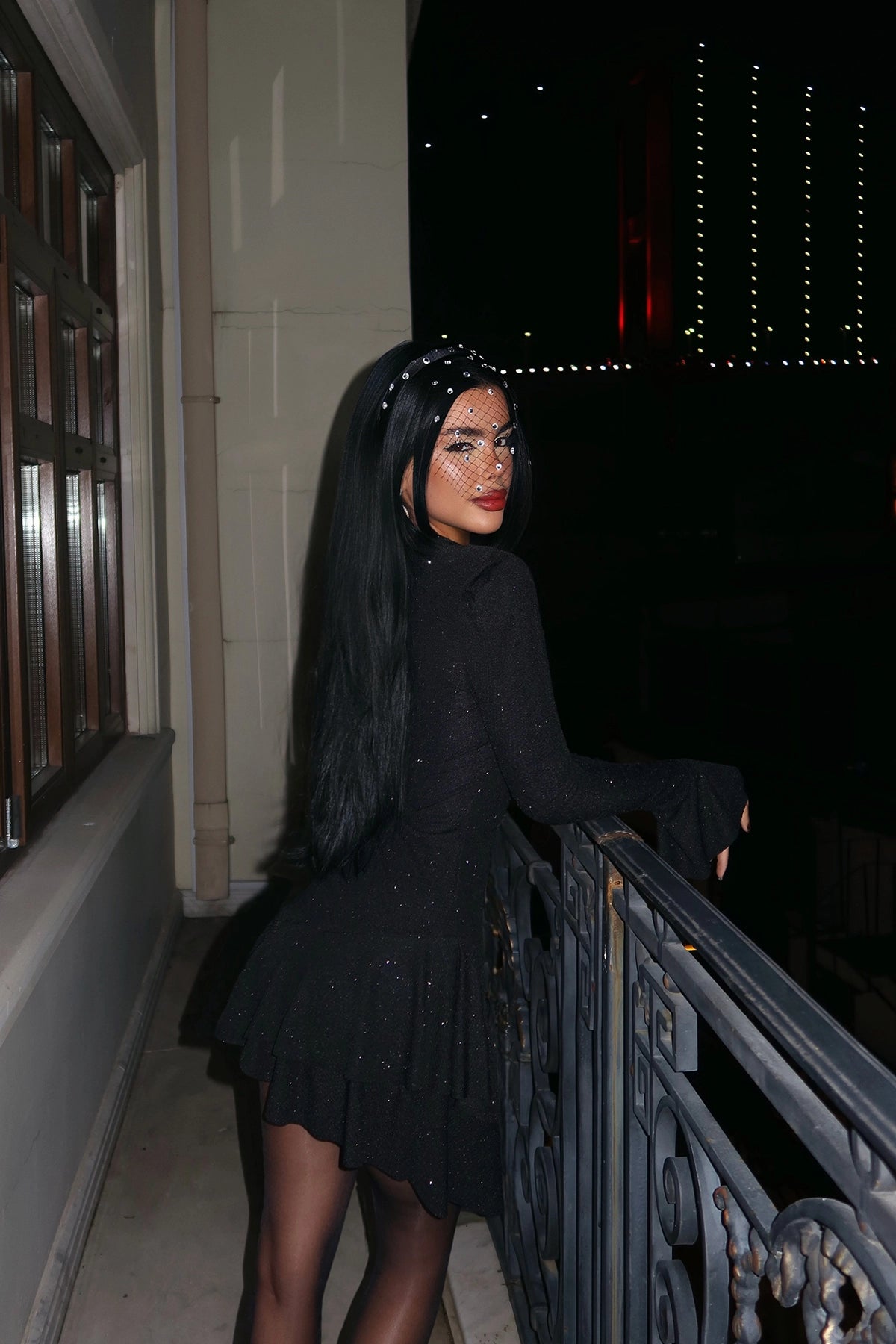 Svart glittrig miniklänning