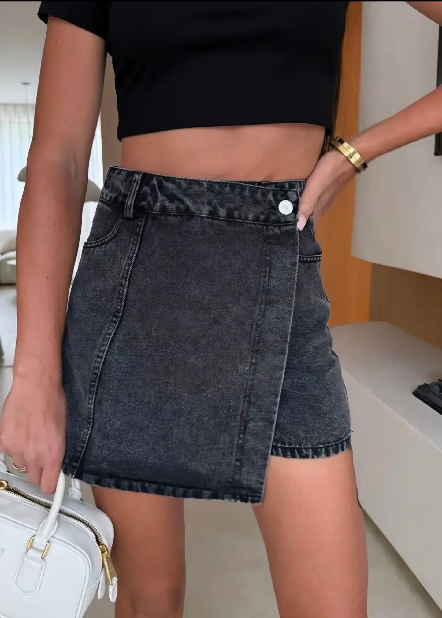 Stretchiga denim kjolshorts – svart