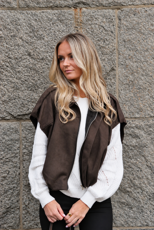 Oversize väst i mockaimitation – Brun